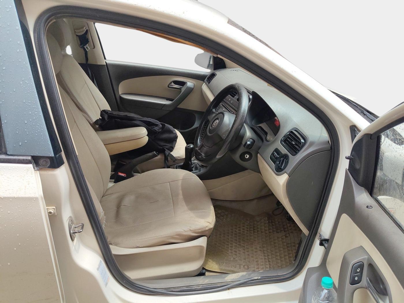 2011 Volkswagen Vento TRENDLINE DIESEL 1.6, Diesel, Manual, 1,36,412 km, interior