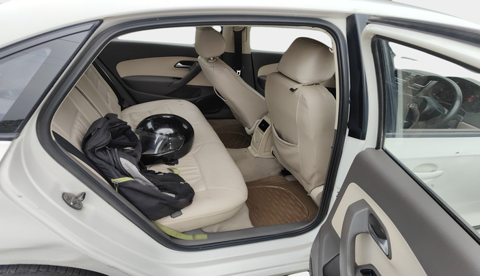 2010 Volkswagen Vento HIGHLINE 1.6 MPI, Petrol, Manual, 1,28,897 km, interior