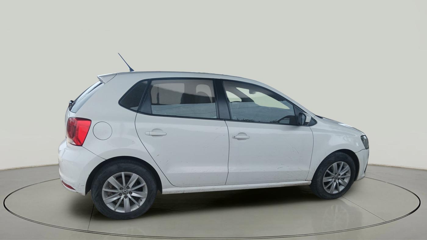 2015 Volkswagen Polo HIGHLINE1.5L, Diesel, Manual, 1,02,304 km, exterior