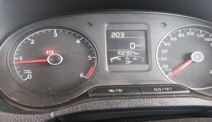 2015 Volkswagen Polo HIGHLINE1.5L, Diesel, Manual, 1,02,304 km, interior