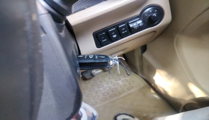 2017 Mahindra TUV300 T10 DUAL TONE, Diesel, Manual, 1,91,259 km, interior