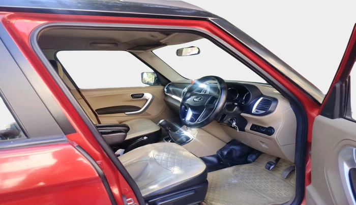 2017 Mahindra TUV300 T10 DUAL TONE, Diesel, Manual, 1,91,259 km, interior