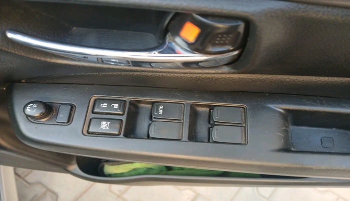 2015 Maruti Ciaz ZXI+ RS, Petrol, Manual, 1,04,530 km, interior