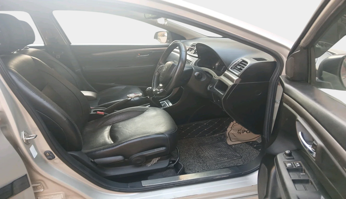 2015 Maruti Ciaz ZXI+ RS, Petrol, Manual, 1,04,530 km, interior