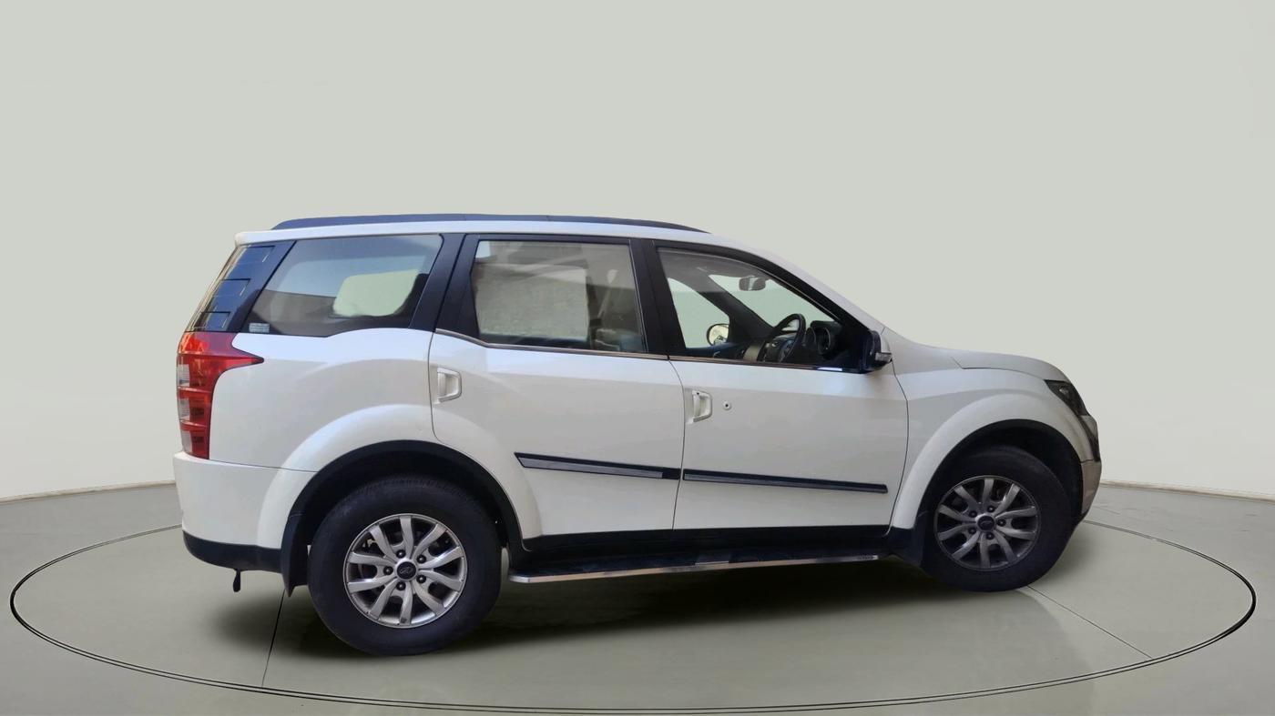 2017 Mahindra XUV500 W10, Diesel, Manual, 1,66,578 km, exterior