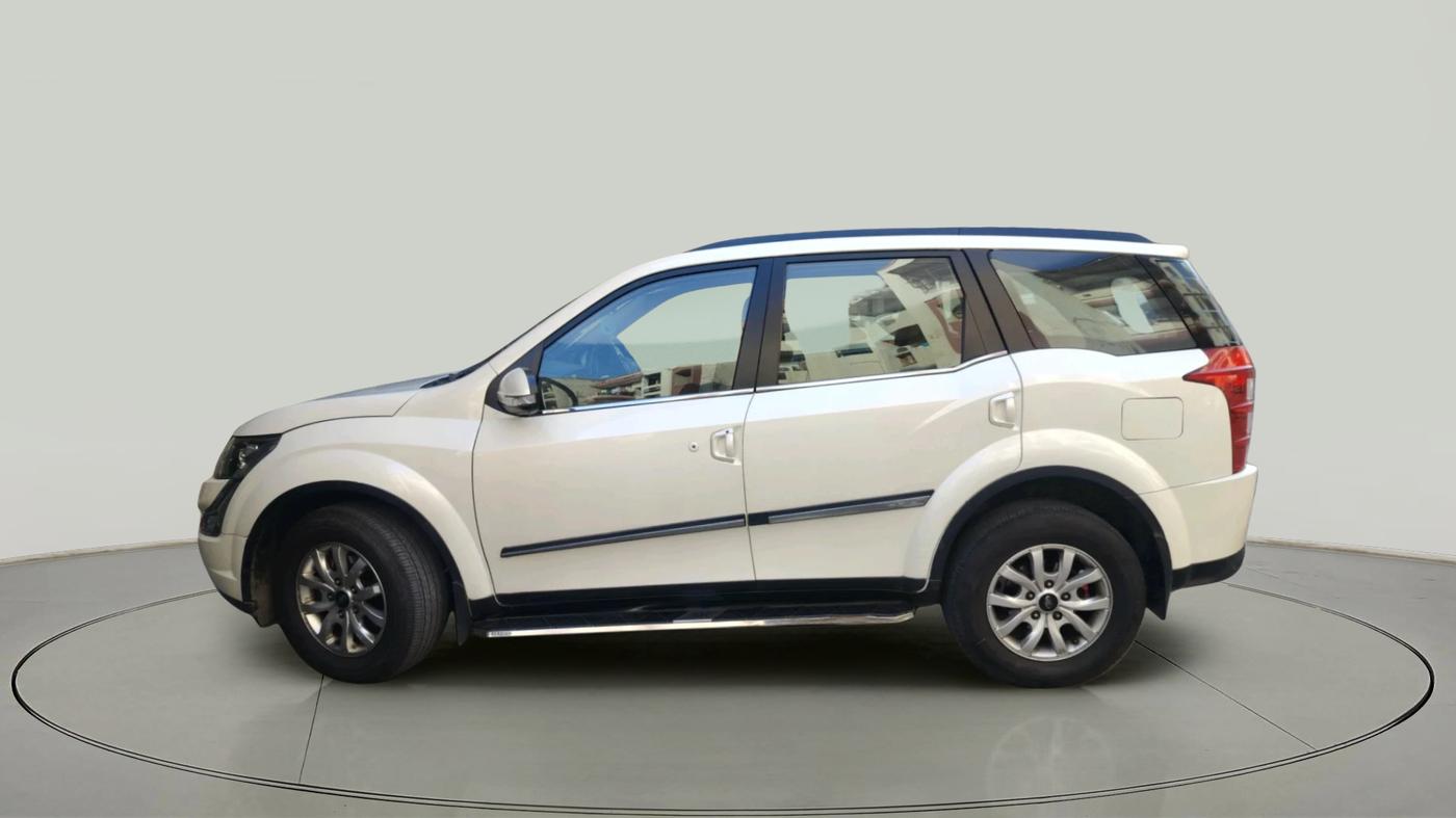 2017 Mahindra XUV500 W10, Diesel, Manual, 1,66,578 km, exterior