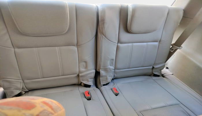 2017 Mahindra XUV500 W10, Diesel, Manual, 1,66,578 km, interior