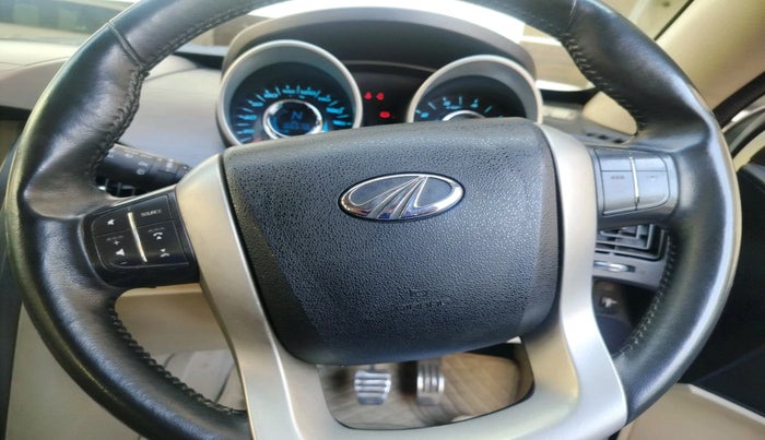 2017 Mahindra XUV500 W10, Diesel, Manual, 1,66,578 km, interior