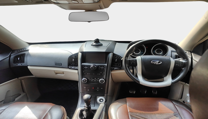 2016 Mahindra XUV500 W10, Diesel, Manual, 76,773 km, interior