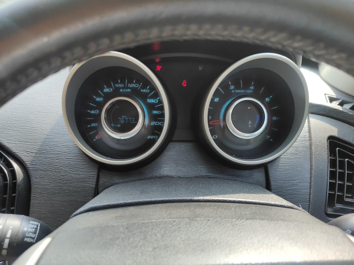 2016 Mahindra XUV500 W10, Diesel, Manual, 76,773 km, interior