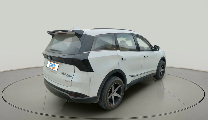 2022 Mahindra XUV700 AX 7 LUXURY D AT 7 STR, Diesel, Automatic, 45,569 km, exterior