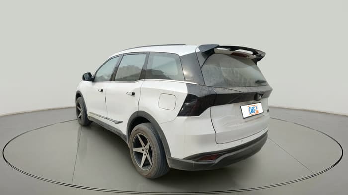 2022 Mahindra XUV700 AX 7 LUXURY D AT 7 STR, Diesel, Automatic, 45,569 km, exterior