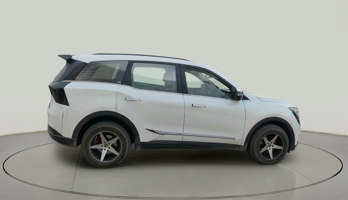 2022 Mahindra XUV700 AX 7 LUXURY D AT 7 STR, Diesel, Automatic, 45,569 km, exterior