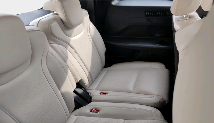 2022 Mahindra XUV700 AX 7 LUXURY D AT 7 STR, Diesel, Automatic, 45,569 km, interior