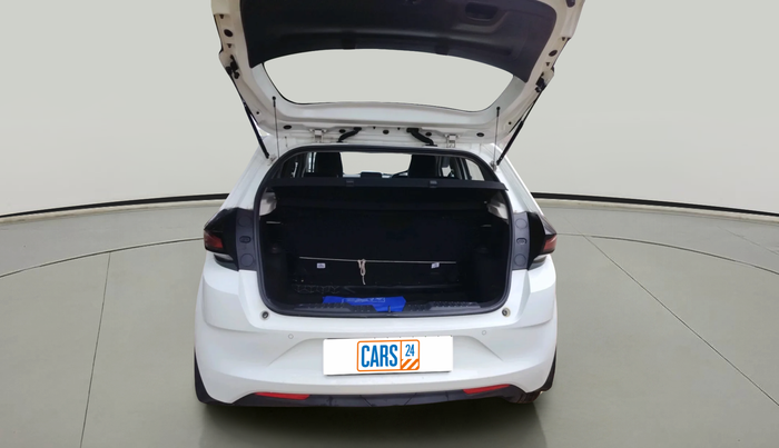 2023 Tata ALTROZ XZA, Petrol, Automatic, 13,886 km, exterior