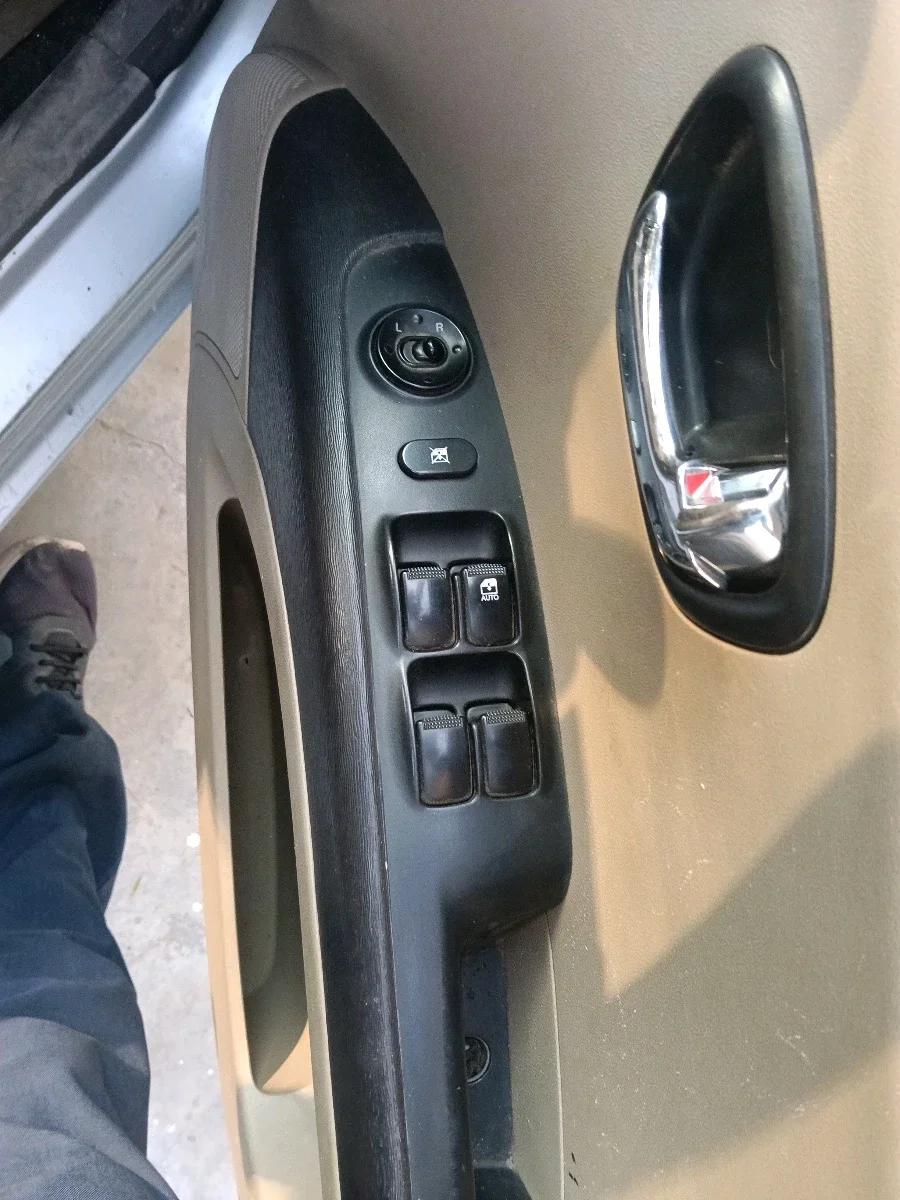 2013 Hyundai i10 SPORTZ 1.2, Petrol, Manual, 69,073 km, interior