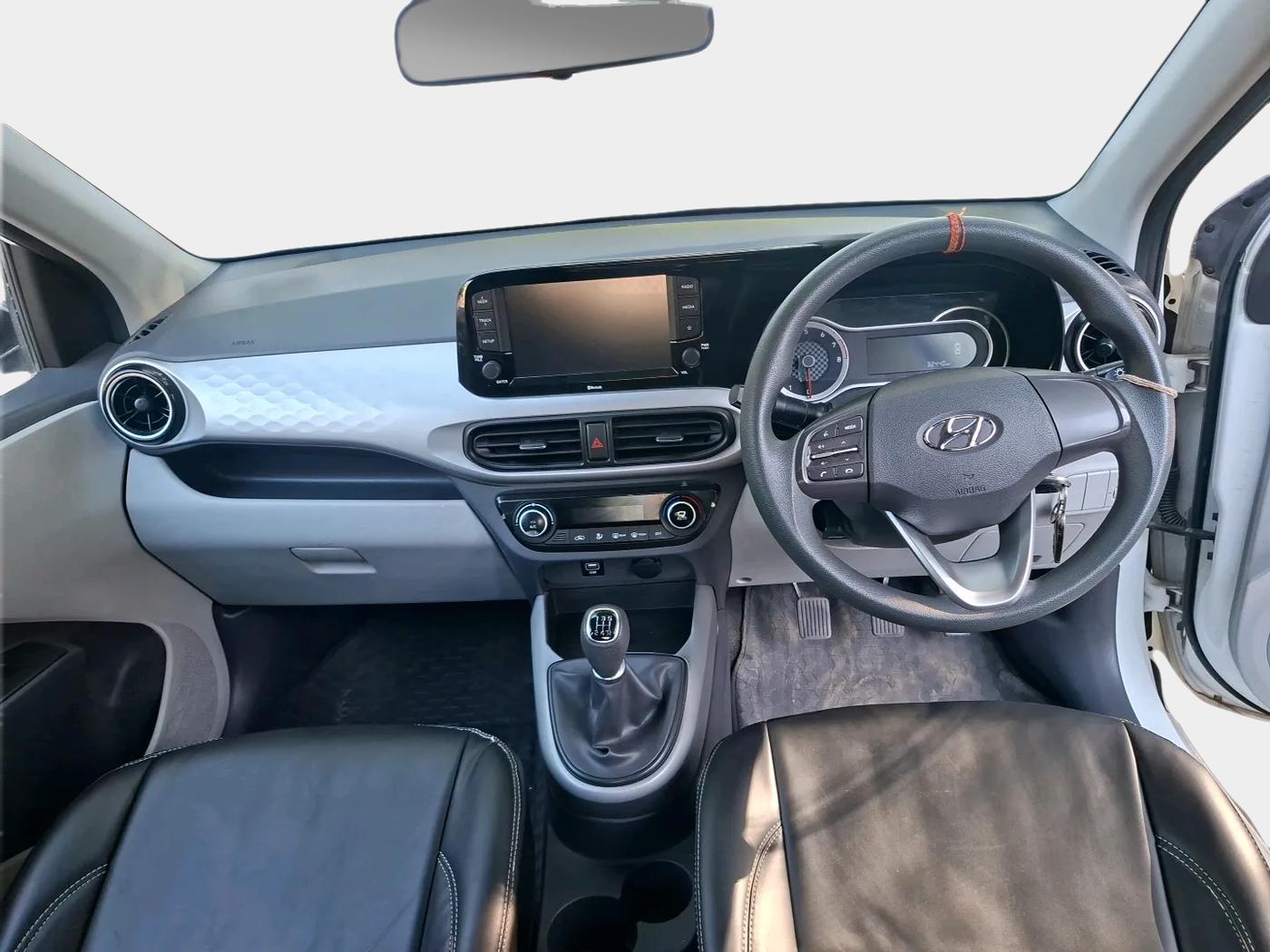 2022 Hyundai GRAND I10 NIOS SPORTZ 1.2 KAPPA VTVT, Petrol, Manual, 32,440 km, interior