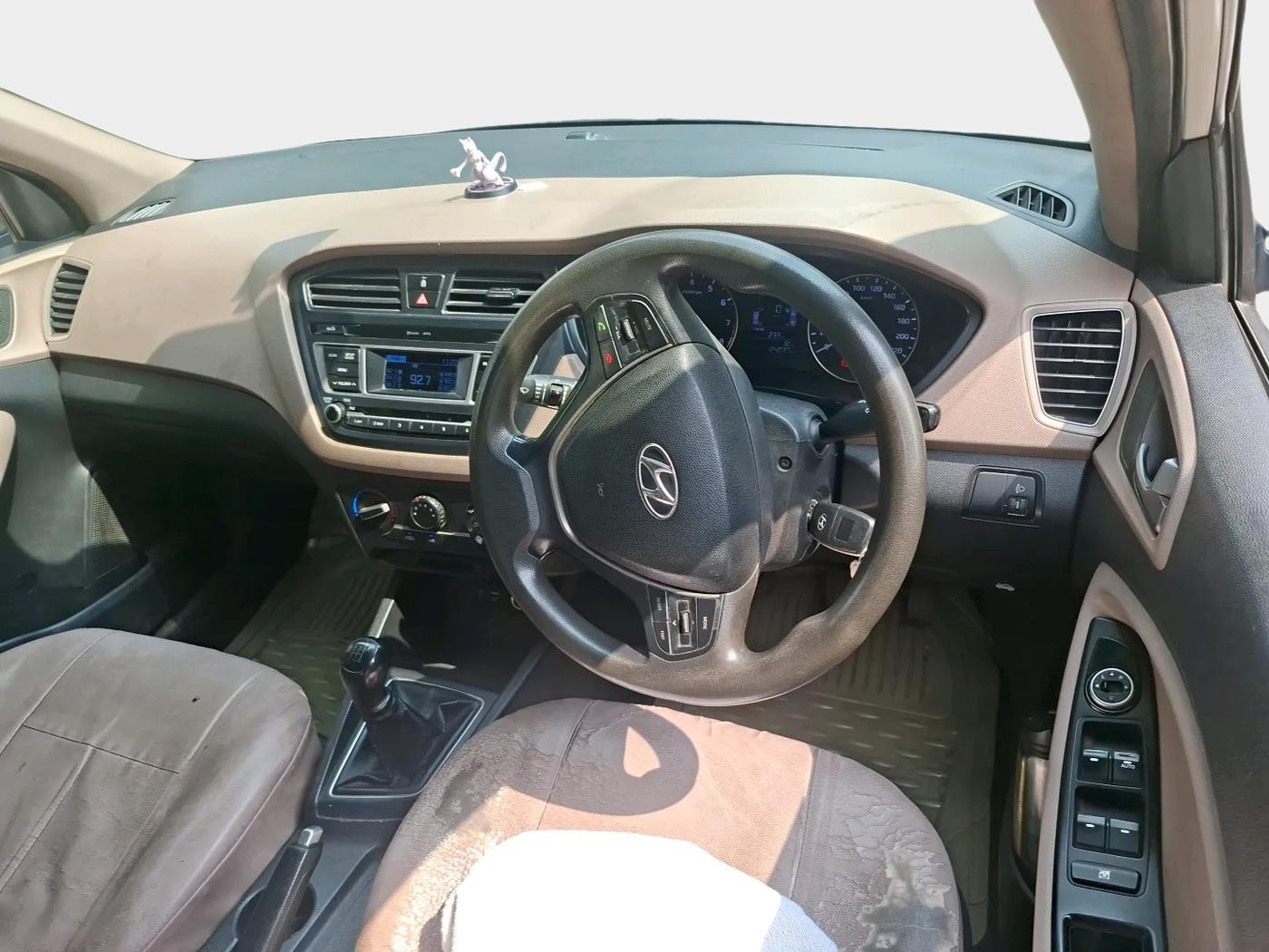2014 Hyundai Elite i20 MAGNA 1.2, Petrol, Manual, 1,24,500 km, interior