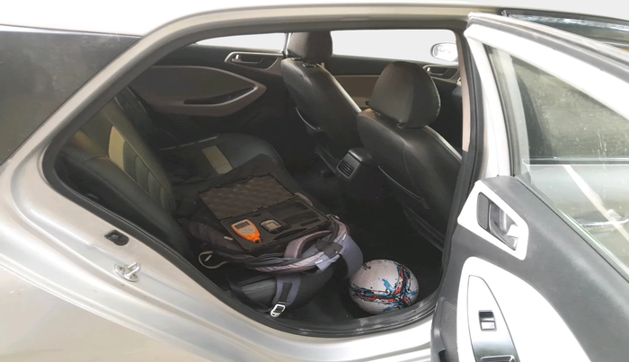 2016 Hyundai Elite i20 SPORTZ 1.4 CRDI, Diesel, Manual, 1,46,639 km, interior