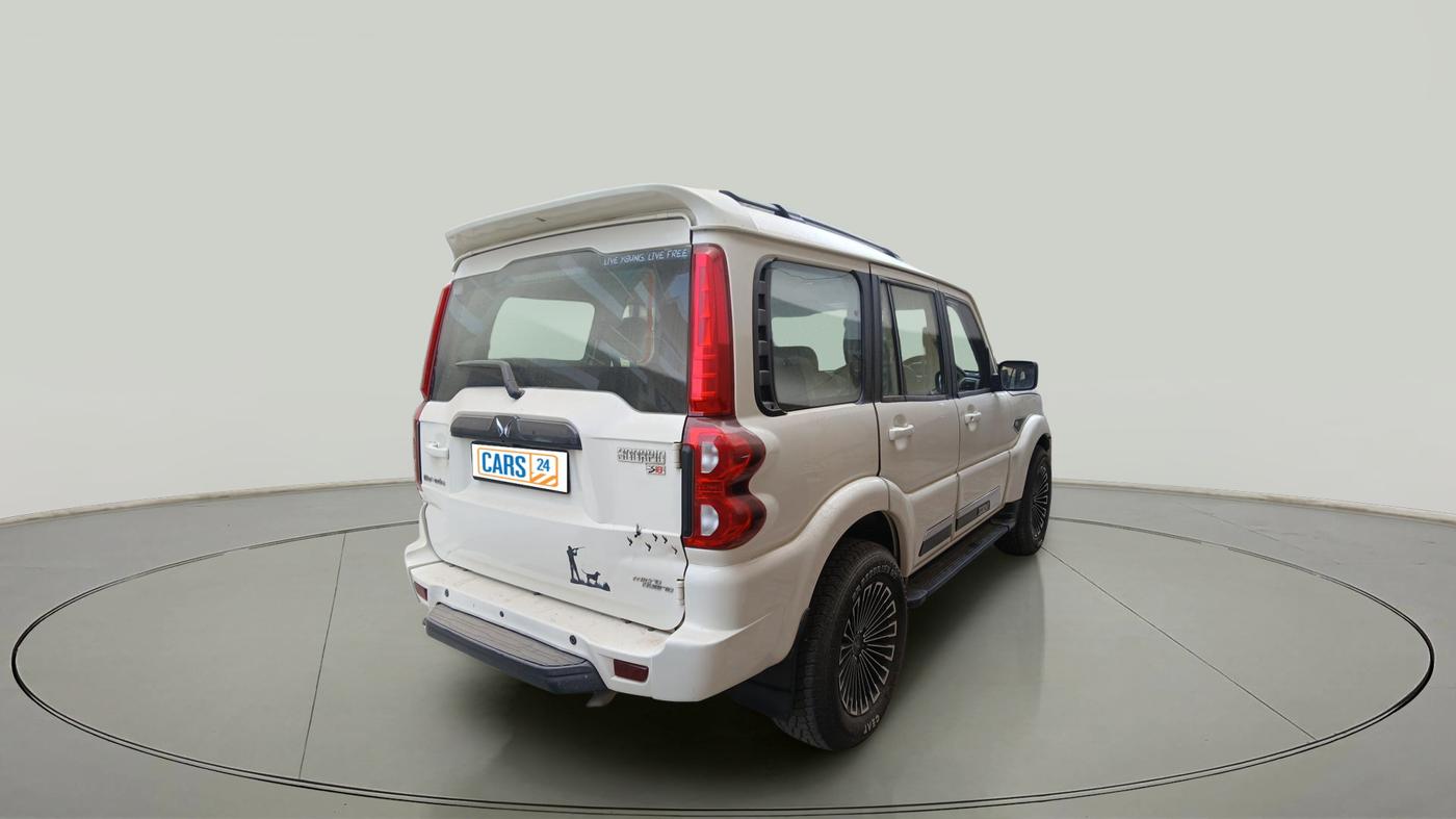 2018 Mahindra Scorpio S7, Diesel, Manual, 99,000 km, exterior