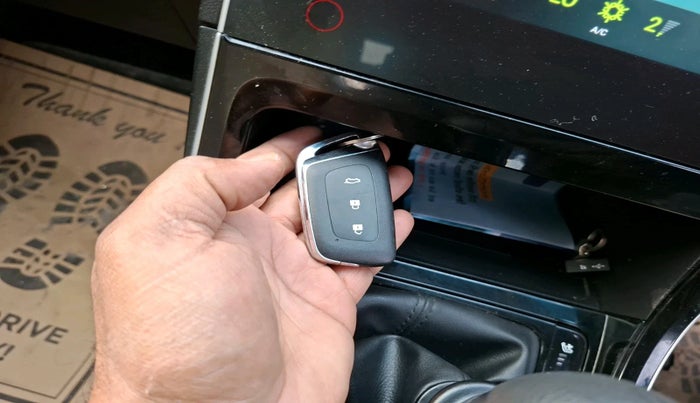 2025 MG HECTOR SHARP PRO 1.5 TURBO MT PETROL, Petrol, Manual, 8,370 km, interior