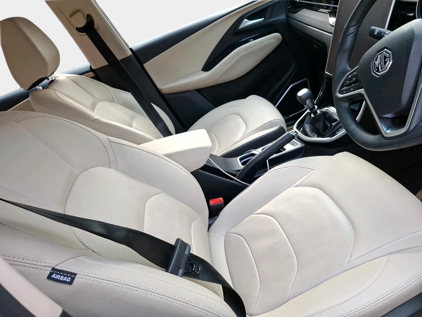 2025 MG HECTOR SHARP PRO 1.5 TURBO MT PETROL, Petrol, Manual, 8,370 km, interior