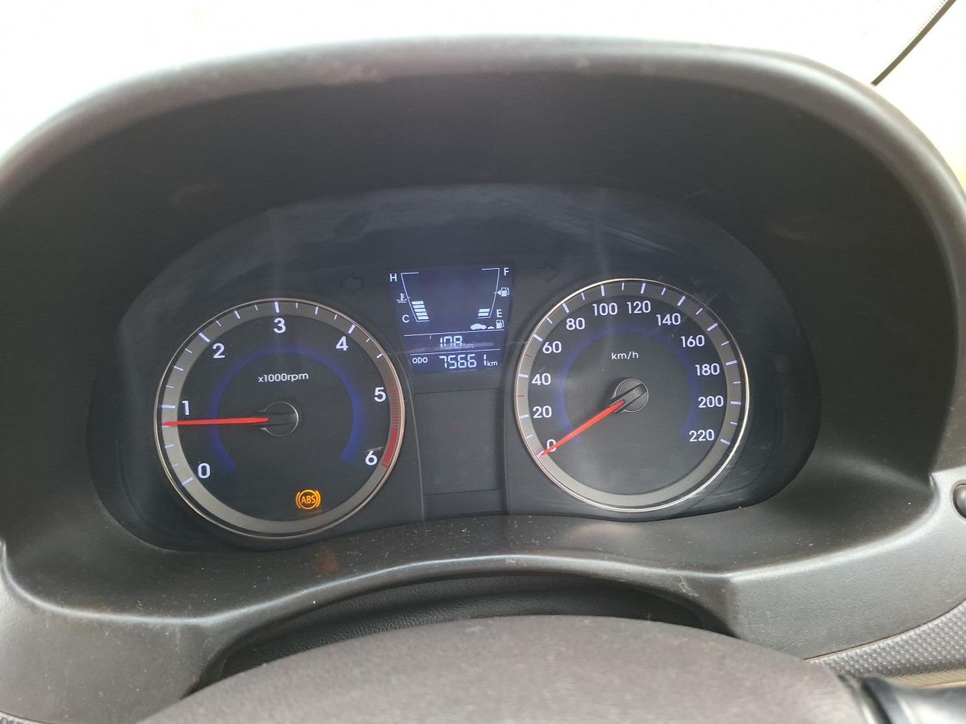 2015 Hyundai Verna FLUIDIC 1.6 CRDI SX, Diesel, Manual, 75,919 km, interior