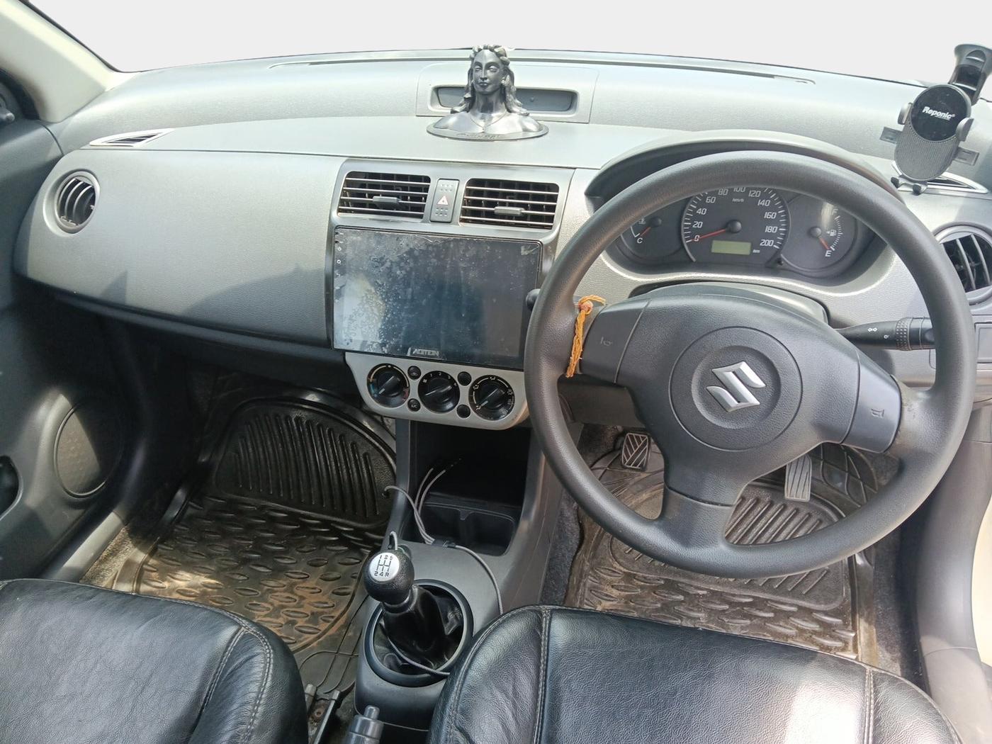 2010 Maruti Swift LXI, Petrol, Manual, 71,612 km, interior
