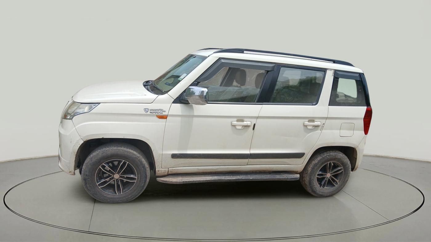 2016 Mahindra TUV300 T8 AMT, Diesel, Automatic, 92,155 km, exterior