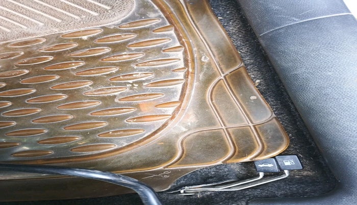 2011 Maruti Swift VXI, Petrol, Manual, 1,02,392 km, interior