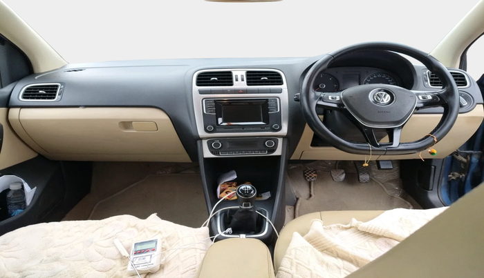 2016 Volkswagen Ameo HIGHLINE1.5L, Diesel, Manual, 1,30,919 km, interior