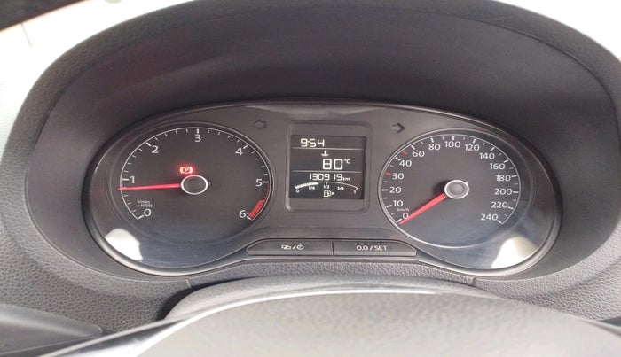 2016 Volkswagen Ameo HIGHLINE1.5L, Diesel, Manual, 1,30,919 km, interior