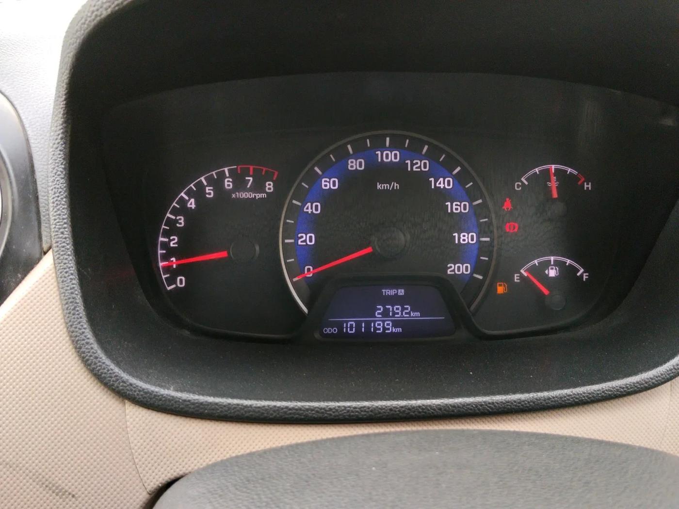 2018 Hyundai Xcent E+, Petrol, Manual, 1,01,199 km, interior