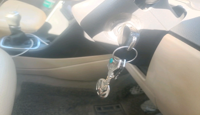 2017 Volkswagen Ameo HIGHLINE1.2L PLUS 16 ALLOY, Petrol, Manual, 70,985 km, interior