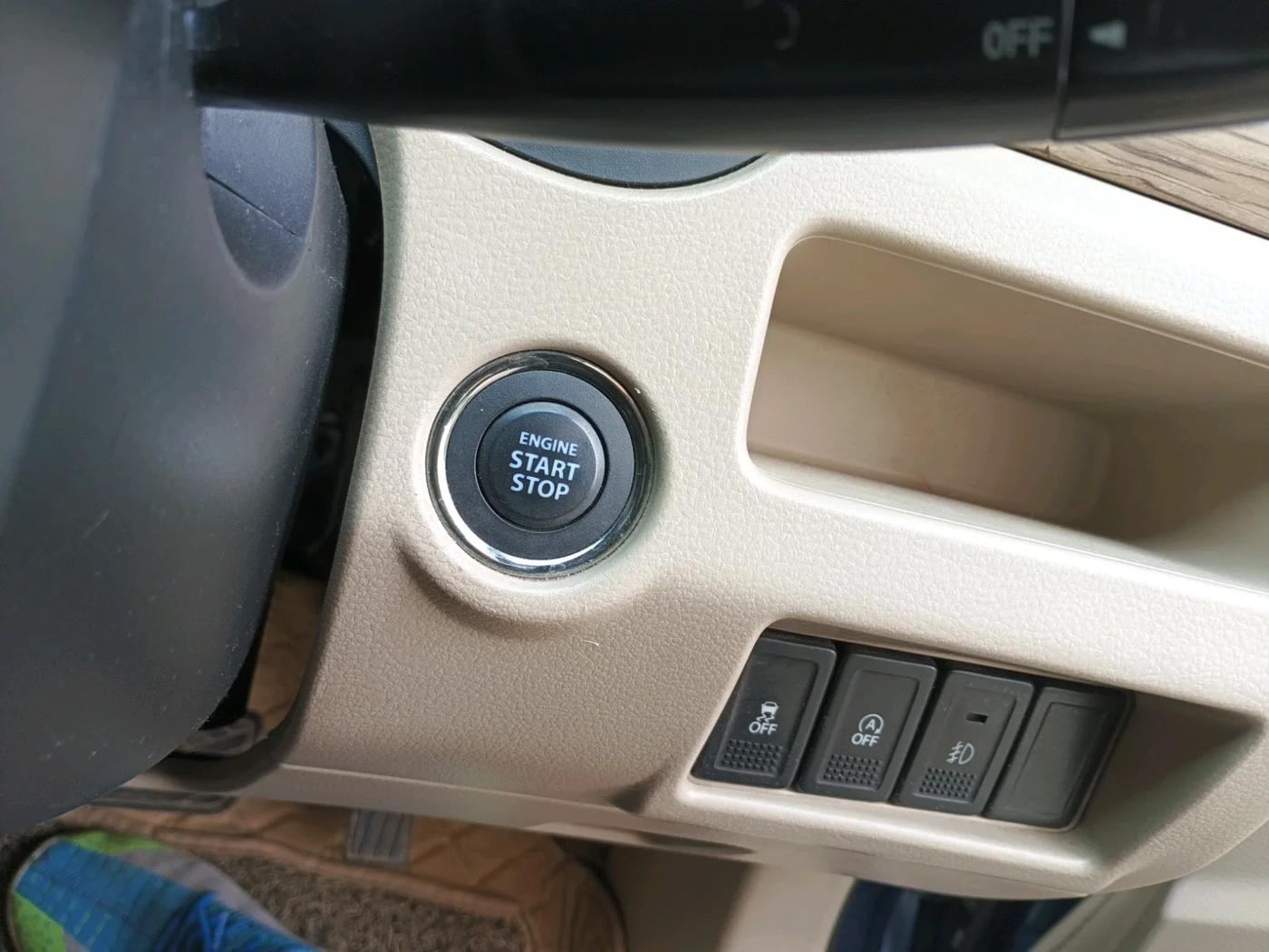 2019 Maruti Ciaz ALPHA  AT 1.5 SHVS PETROL, Petrol, Automatic, 42,718 km, interior