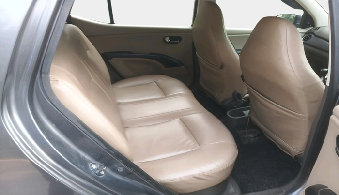 2012 Hyundai i10 MAGNA 1.1, Petrol, Manual, 1,06,118 km, interior