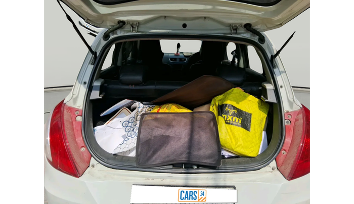 2015 Maruti Swift VXI, Petrol, Manual, 1,36,219 km, exterior