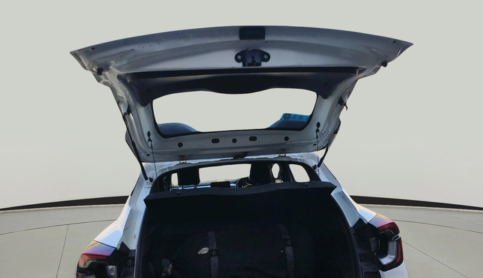 2021 Renault Kiger RXL MT, Petrol, Manual, 1,20,653 km, exterior