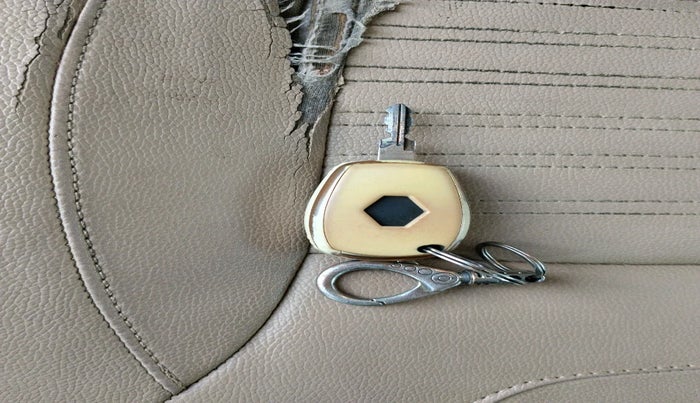 2013 Renault Duster RXL PETROL, Petrol, Manual, 1,08,972 km, interior