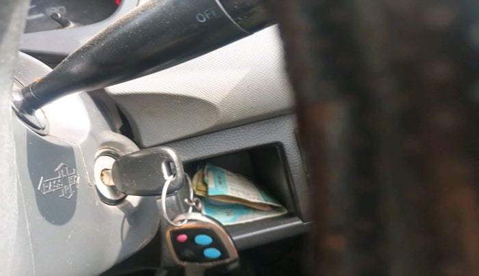 2012 Maruti Wagon R 1.0 LXI CNG, Petrol, Manual, 3,26,909 km, interior