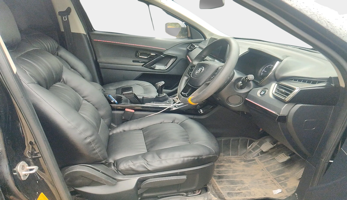 2022 Tata Harrier XT PLUS 2.0L KRYOTEC DARK EDITON, Diesel, Manual, 66,681 km, interior