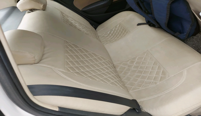 2016 Volkswagen Ameo TRENDLINE 1.2L, Petrol, Manual, 1,05,204 km, interior