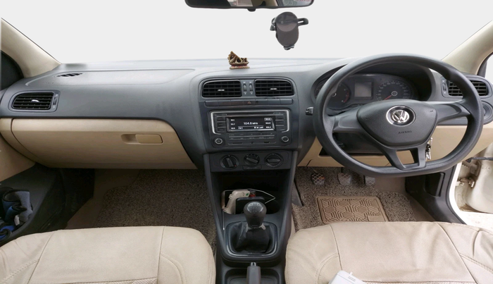 2016 Volkswagen Ameo TRENDLINE 1.2L, Petrol, Manual, 1,05,204 km, interior