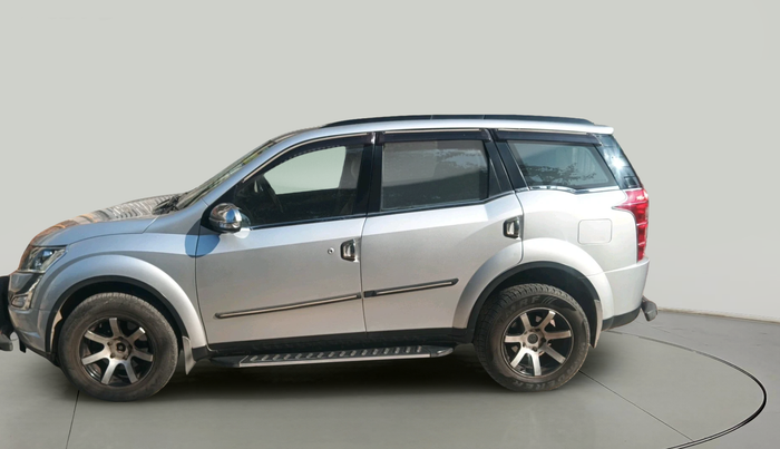 2017 Mahindra XUV500 W6 1.99, Diesel, Manual, 43,420 km, exterior