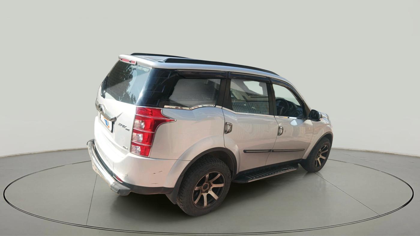 2017 Mahindra XUV500 W6 1.99, Diesel, Manual, 43,420 km, exterior