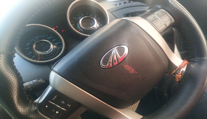 2017 Mahindra XUV500 W6 1.99, Diesel, Manual, 43,420 km, interior