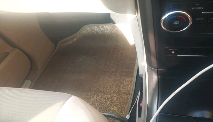 2017 Mahindra XUV500 W6 1.99, Diesel, Manual, 43,420 km, interior