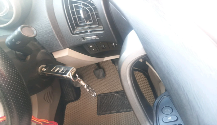 2017 Mahindra XUV500 W6 1.99, Diesel, Manual, 43,420 km, interior