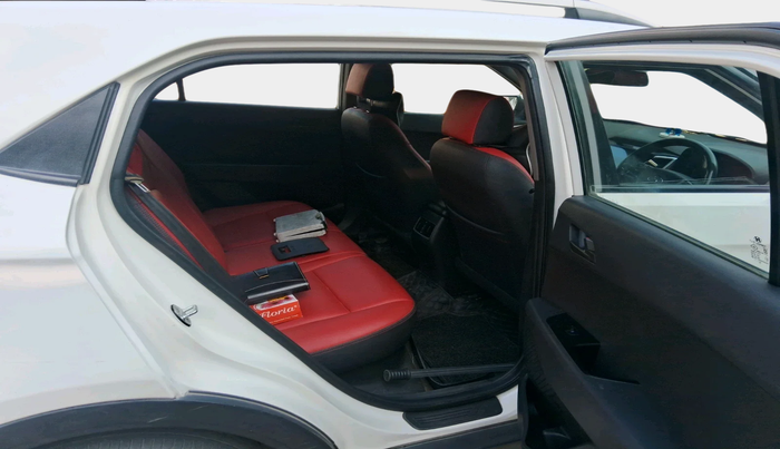 2016 Hyundai Creta BASE 1.6 PETROL, Petrol, Manual, 1,12,415 km, interior