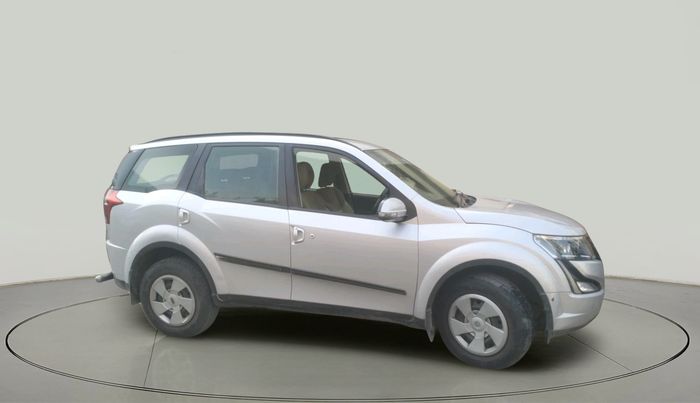 2018 Mahindra XUV500 W7, Diesel, Manual, 1,09,541 km, exterior